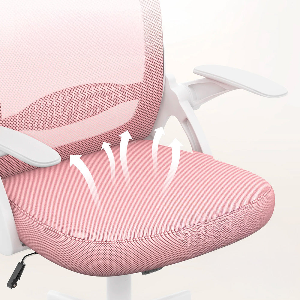 Zoom sur l’assise et le dossier d’une chaise prothésiste ongulaire avec tissu respirant. Flèches illustrant la circulation de l’air pour un confort optimal et une meilleure aération pendant l'utilisation.
