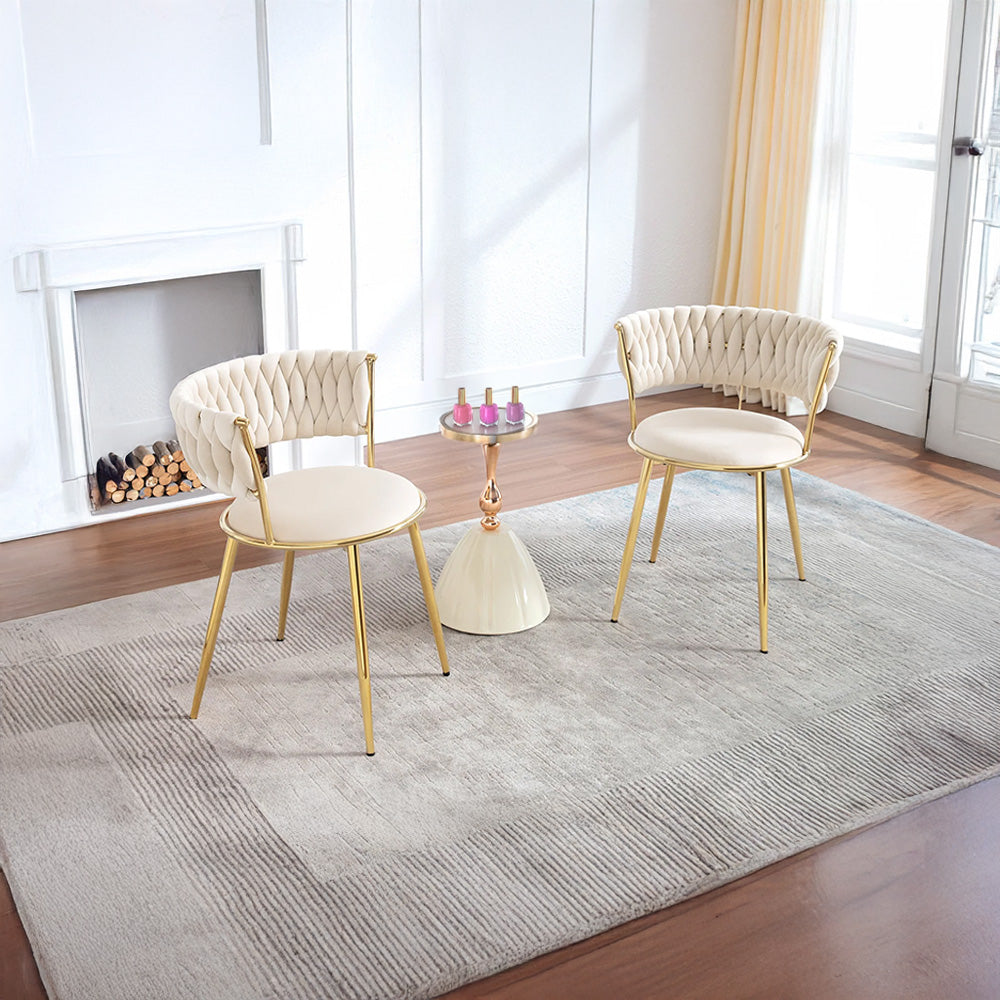 lot de 2 chaises dans un salon de manucure