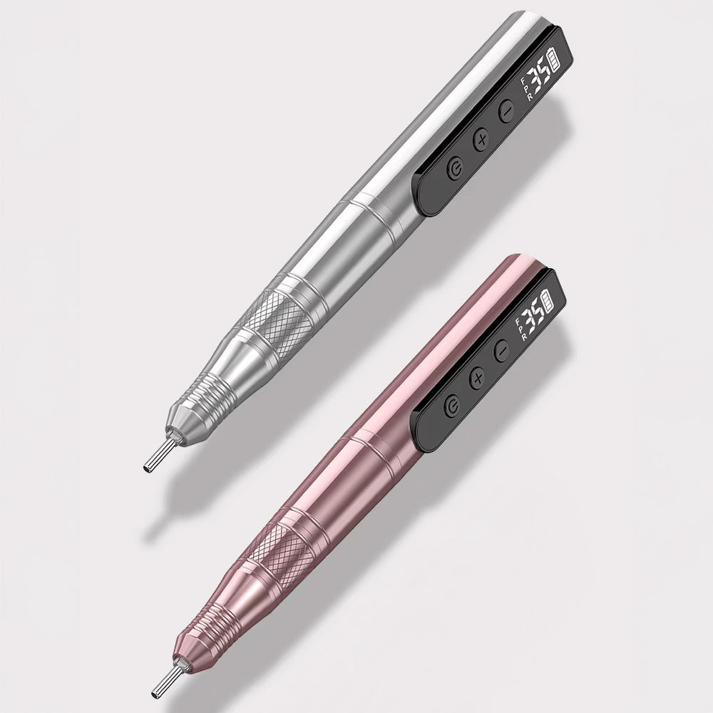 Vue comparative des deux versions de la ponceuse à ongles, en rose et en argenté, mettant en avant le design moderne et ergonomique du produit.