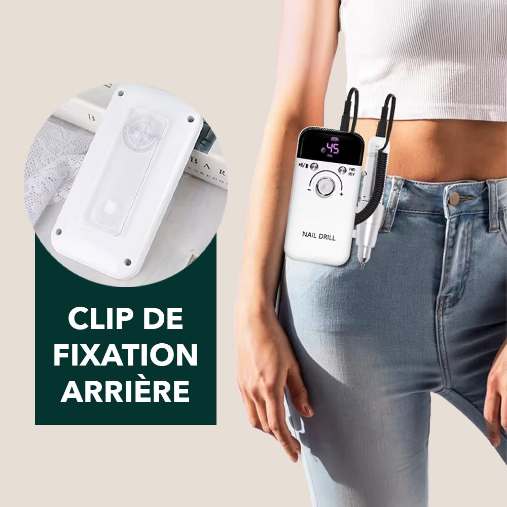 Présentation du clip de fixation arrière permettant d’accrocher la ponceuse à la ceinture pour un usage plus pratique et mobile.