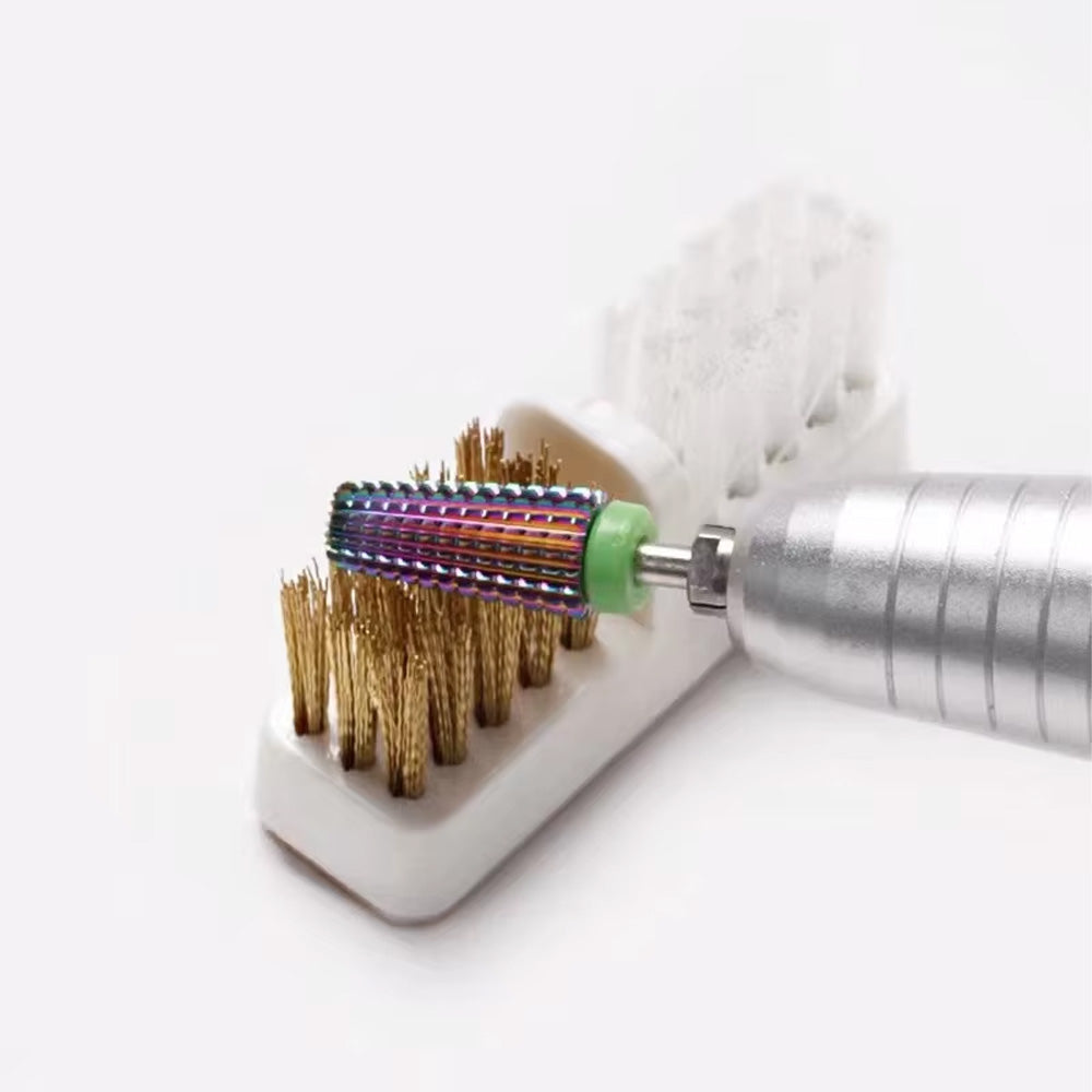Brosse à ongle double pour nettoyer les embouts de ponceuse