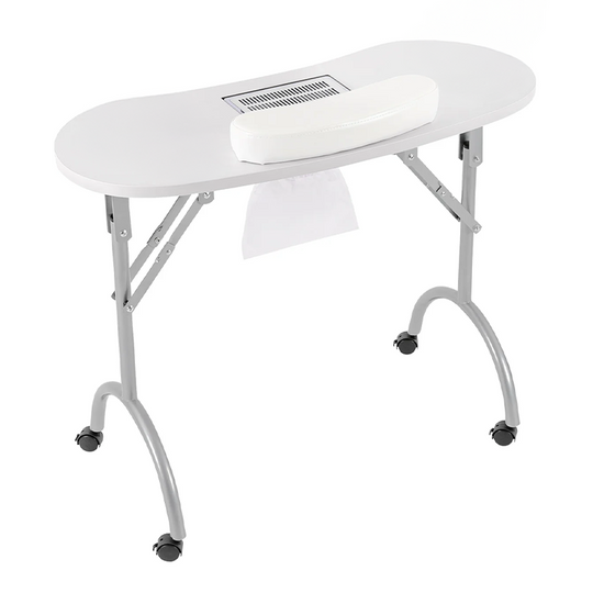 Table manucure blanche sur fond blanc